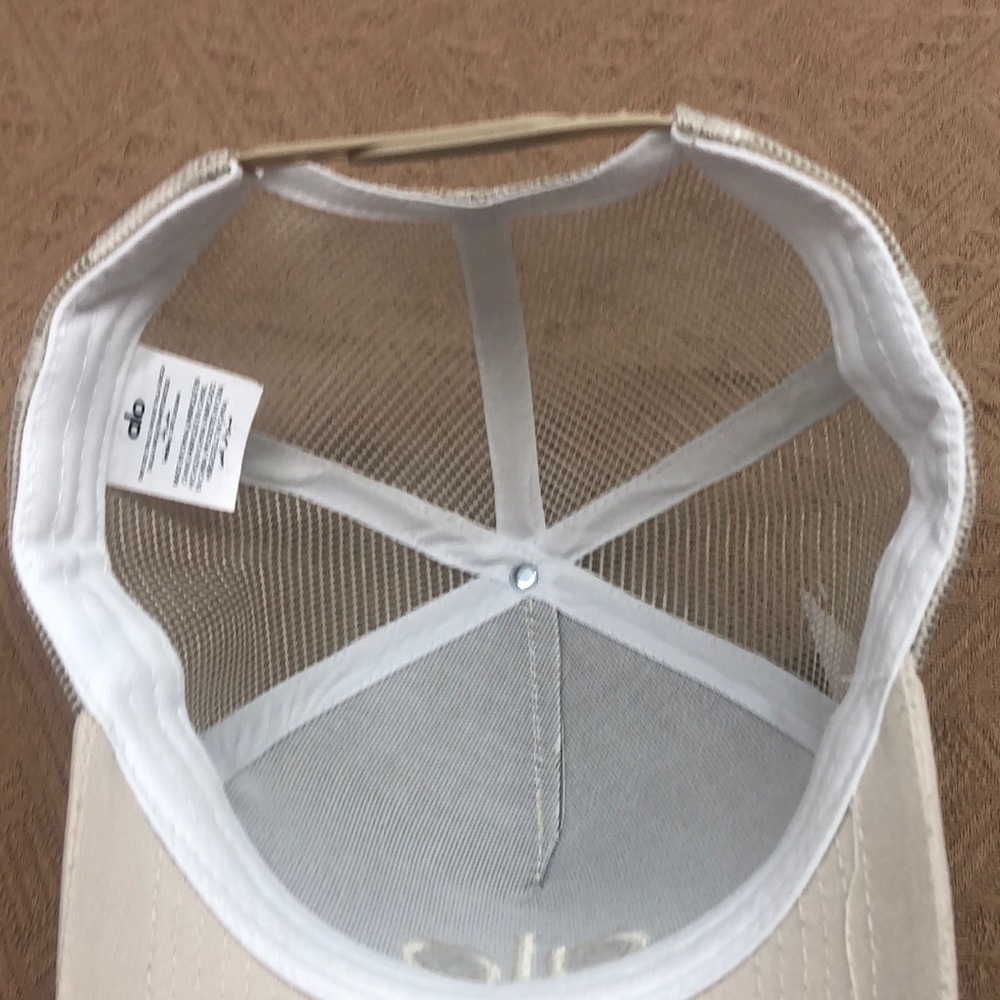🤍NWT ALO Yoga District Trucker Hat - Picture 5 of 7